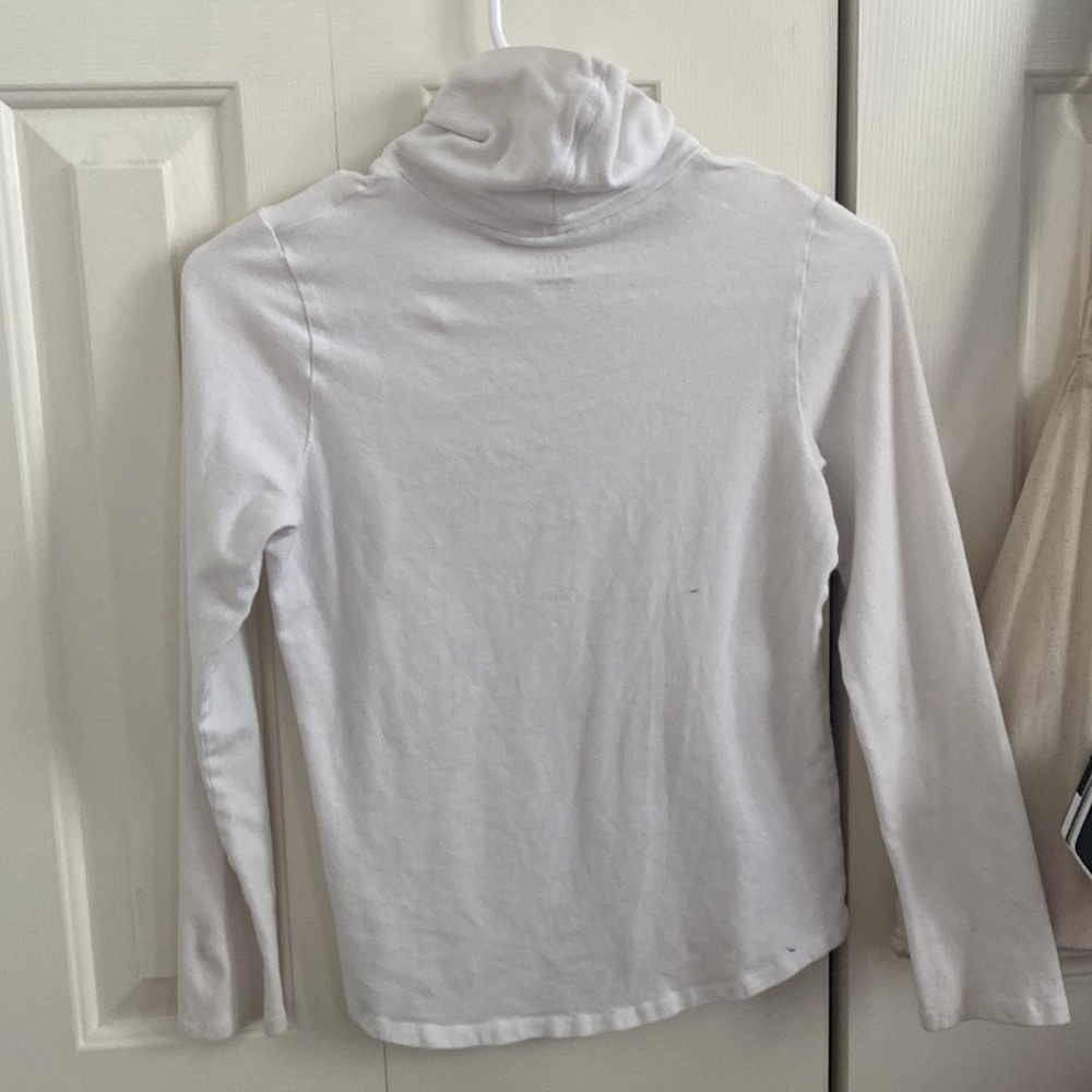 White TurtleNeck - Picture 2 of 4